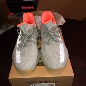 🔥🔥Yeezy 350 V2 Dessert Sage🔥😁